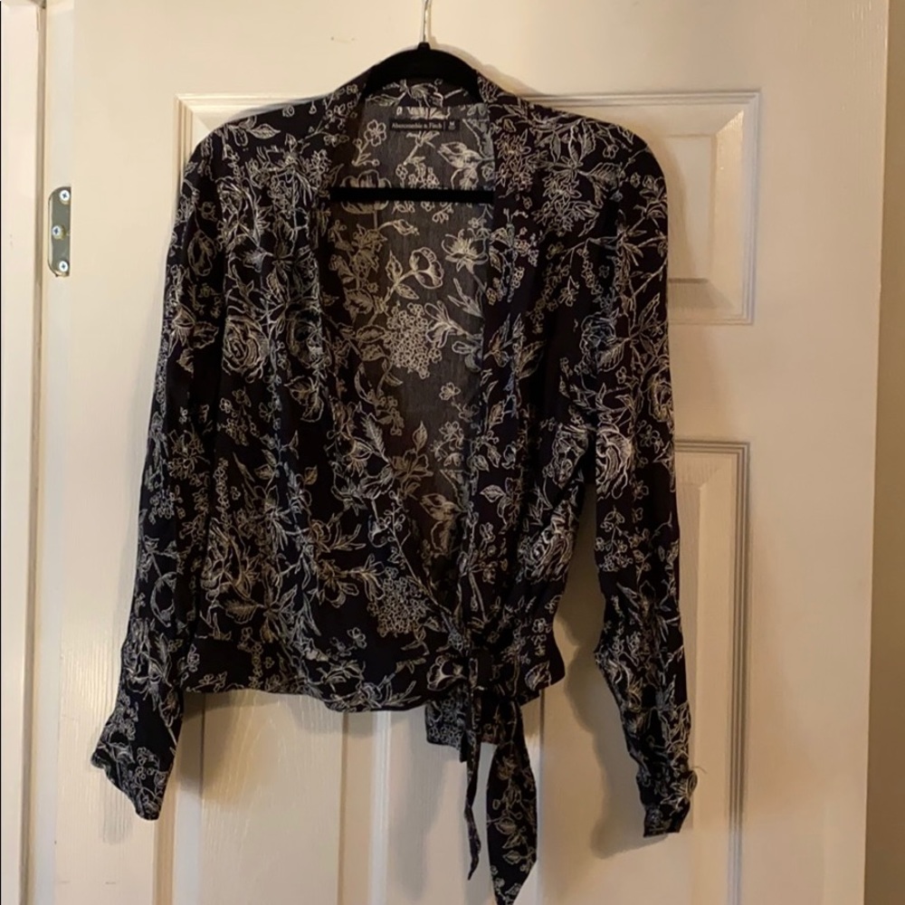Abercrombie & Fitch Floral Wrap Top